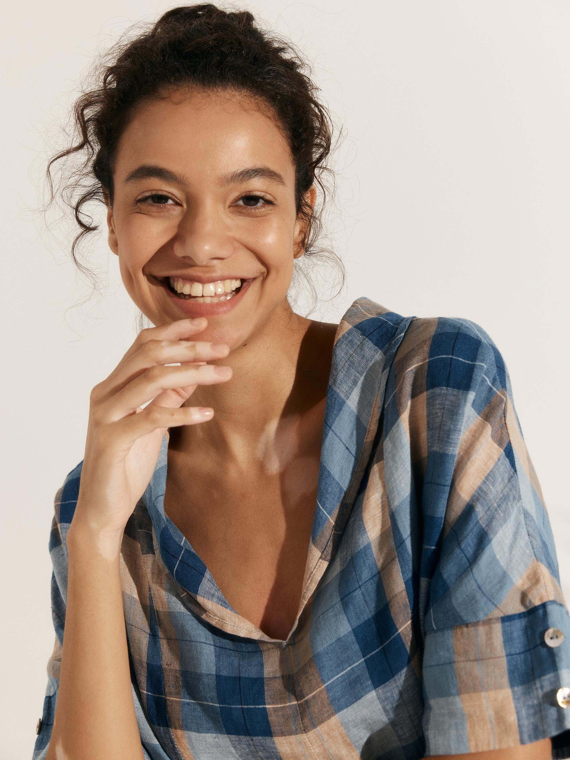 100% Linen V-Neck Short Sleeve Shirt