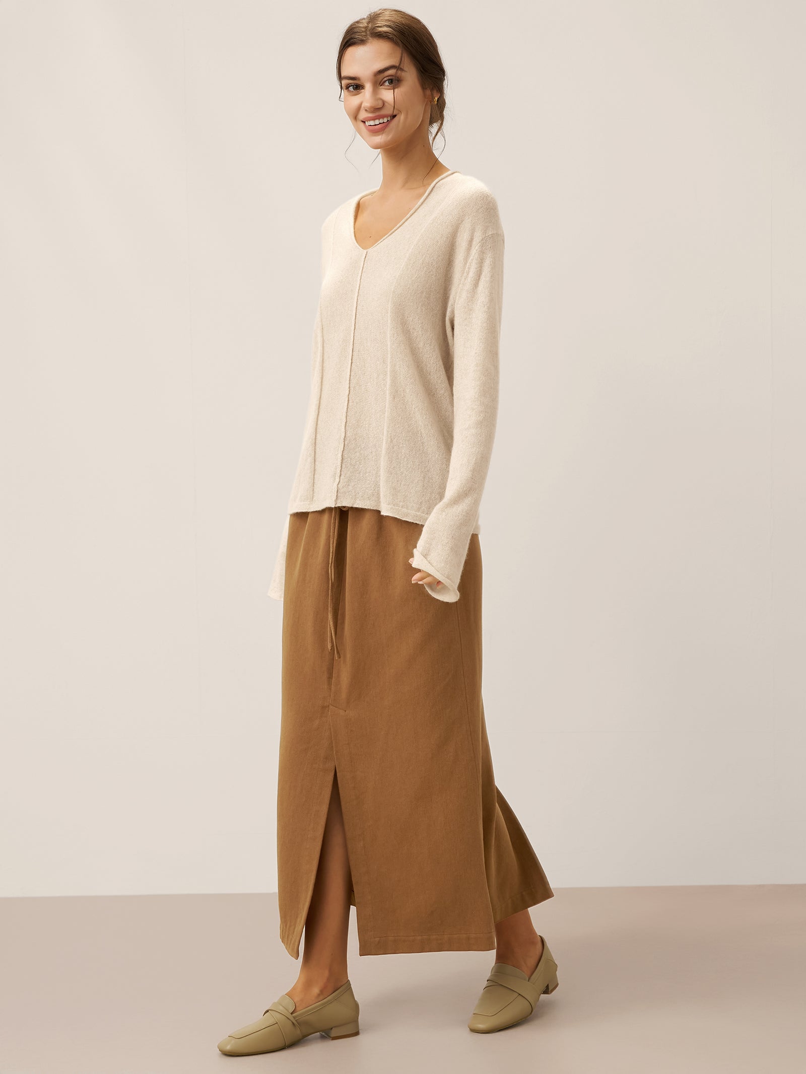 100% Mongolia Cashmere Lightweight V-Neck Sweater