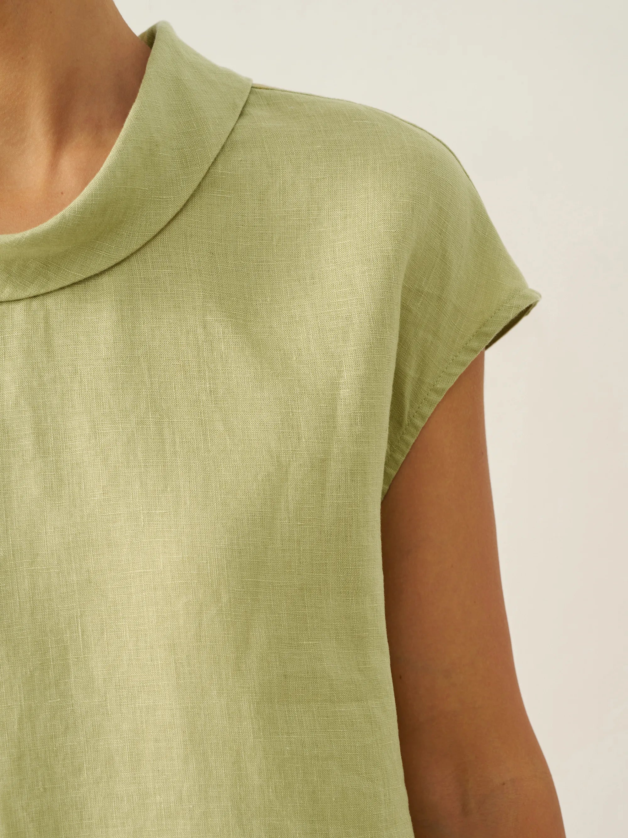 100% Linen Cap Sleeve Soft-Fold Collar Top YVONNE
